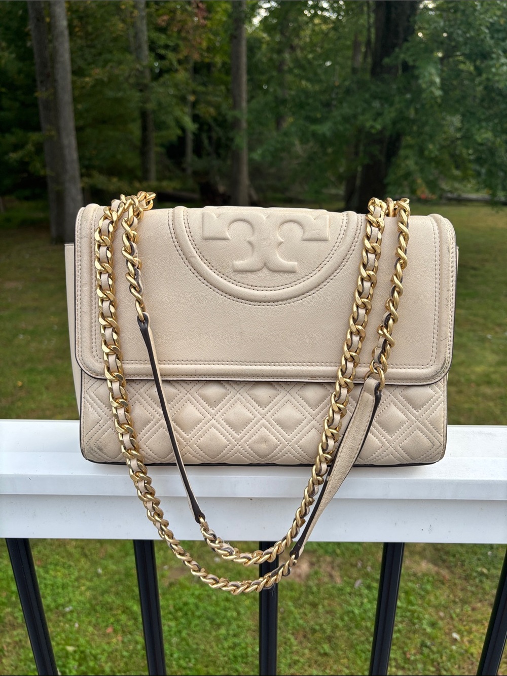 Tory Burch Fleming Shoulder Bag in Cream